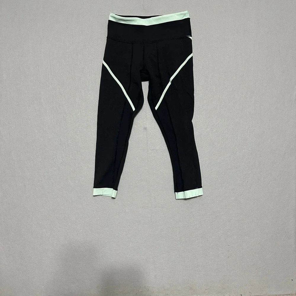 Lululemon Black Mint Green Cropped Mesh Panel Leggings Size 4‎ Yoga Workout